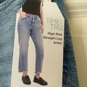 Women’s high rise ankle length Light Blue Frayed Hem Jeans